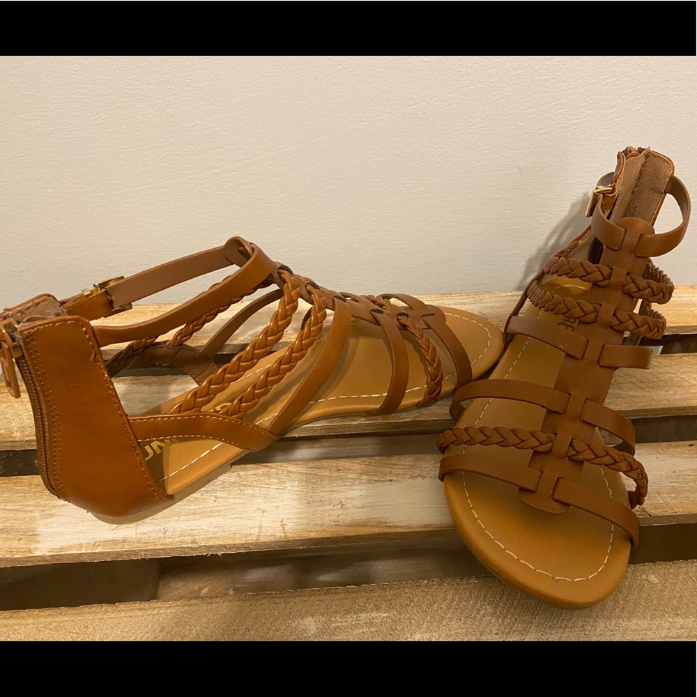 Unr8ed Sandals